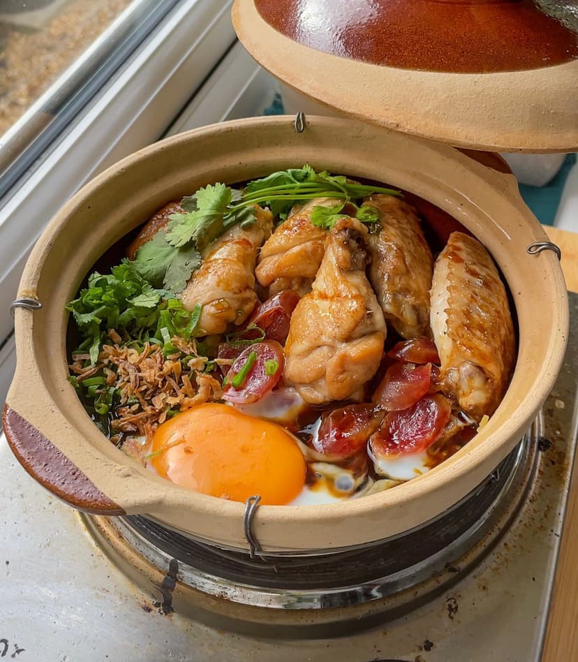 Claypot Chicken Wing Rice (煲仔饭)